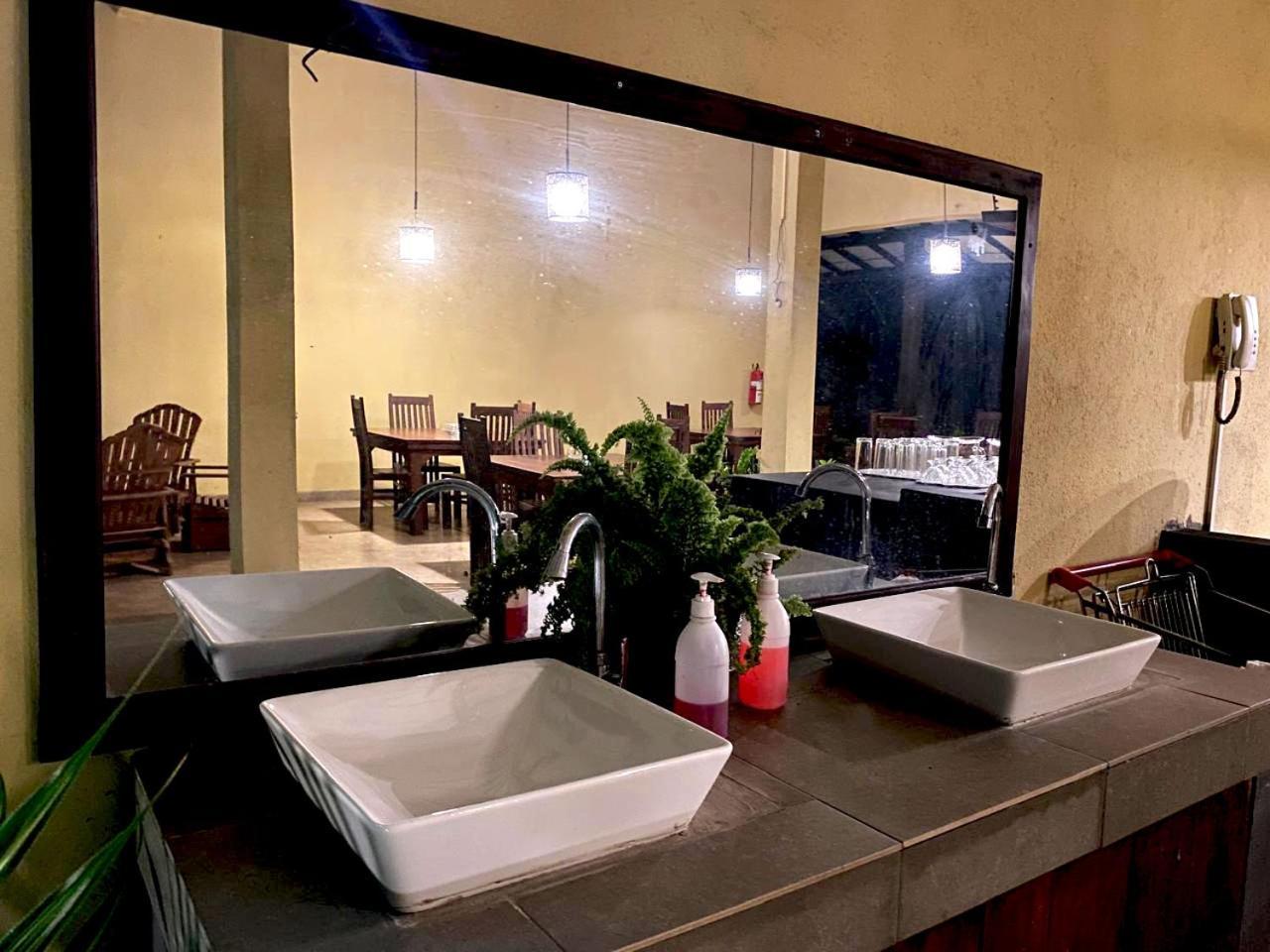 Athyantha Resort Анурадхапура Екстериор снимка